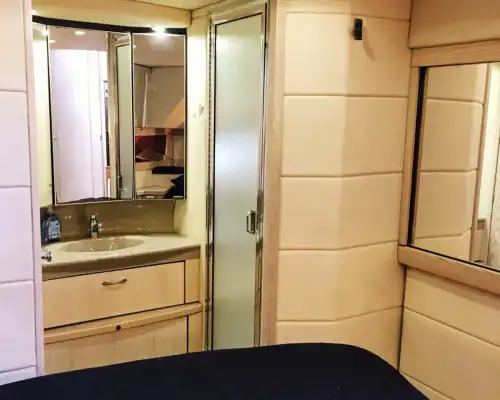 Роскошное морское путешествие на яхте Bayliner в Чешме