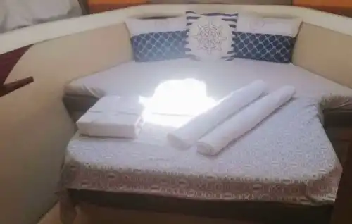 Аренда ультра-роскошной яхты в Чешме вместимостью до 8 человек