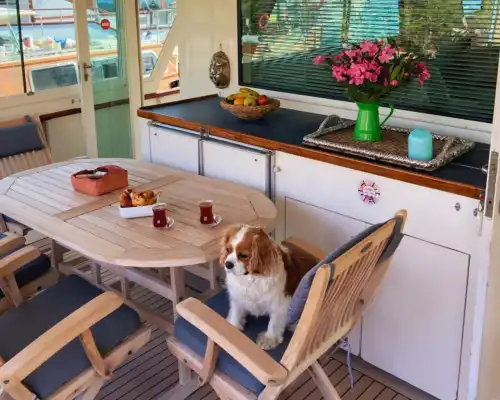 Почасовая или дневная аренда яхты Hatteras – отправление из Чешме