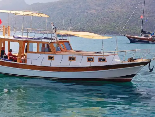 Элегантная 2-каютная гулета для дневного или ночного отдыха в лазурных водах Демре