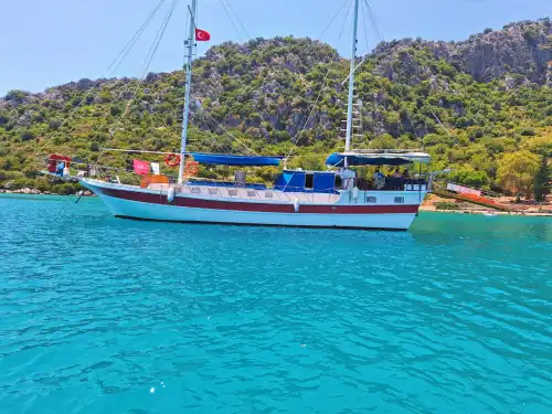 20 Metre 6 Kabinli 12 Kişilik Kapasiteli Gulet ile Demre'de Unutulmaz Bir Mavi Tur 