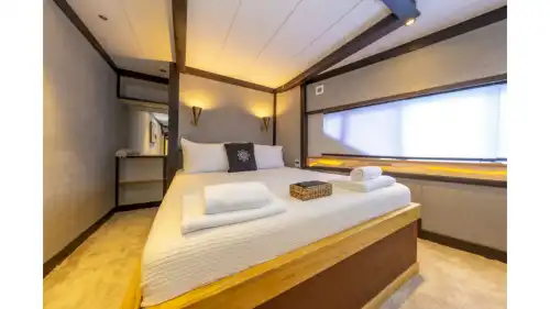 2023 Model Ultra Lüks Motoryat: Ana Güvertede Master Kabin Ayrıcalığı (28m, 12 Kişi)