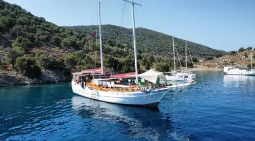 Kekova Çıkışlı 8 Kabinli Gulet ile Unutulmaz Bir Deniz Macerası
