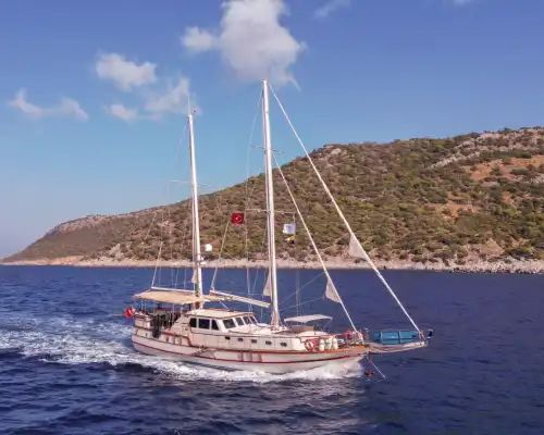 Отправьтесь в морское путешествие из Фетхие на частном гулете