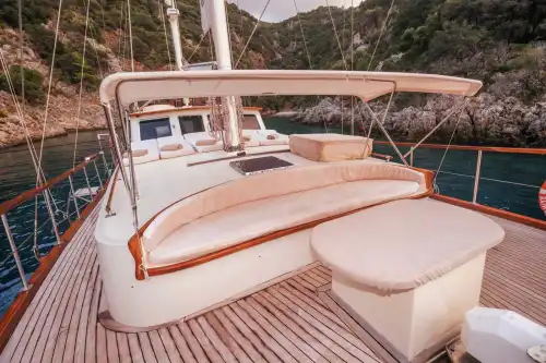 Отправьтесь в морское путешествие из Фетхие на частном гулете