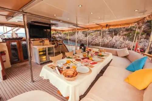 Отправьтесь в морское путешествие из Фетхие на частном гулете