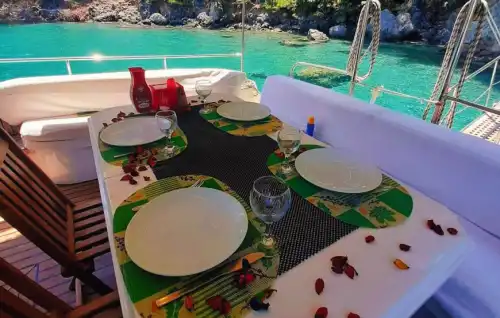 Affordable 8-Person Yacht for Relaxing Daily and Hourly Tours in Fethiye