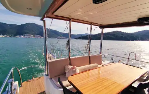 Fethiye'de Saatlik veya Günübirlik Kiralık 12 Metrelik Özel Tekne