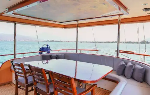 12 Kişilik Lüks Gulet ile Fethiye’nin Dillere Destan Koylarını Keşfedin