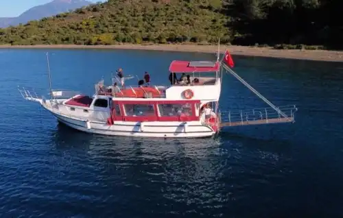 Fethiye'de 18 Metrelik Geniş Kapasiteli Özel Yapım Tekne ile Lüks Saatlik Turlar