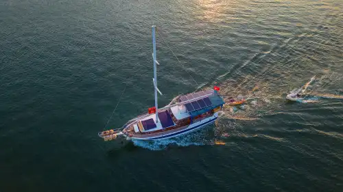 Гёджек: аренда яхты с ночёвкой | 3 каюты, 6 гостей, топливо включено