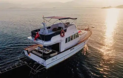Fethiye Çıkışlı 14 Metrelik Trawler Marka Motoryat ile Unutulmaz Deniz Turları