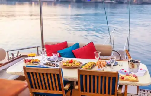 Fethiye Çıkışlı 14 Metrelik Trawler Marka Motoryat ile Unutulmaz Deniz Turları