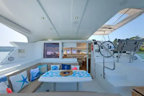 Denizin Üzerinde Lüks ve Konfor: Fethiye Çıkışlı 4 Kabinli, 8 Kişilik Katamaran Deneyimi