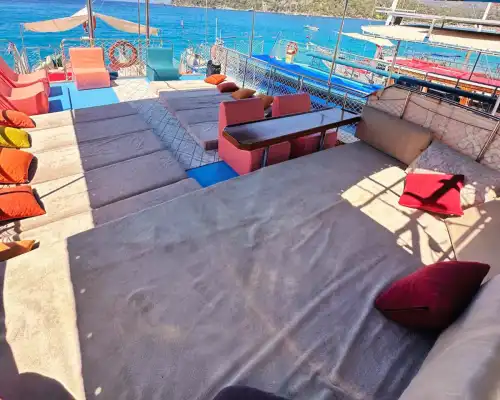 Luxury Yacht Rental in Ölüdeniz for 37 Guests – Exclusive Experience!