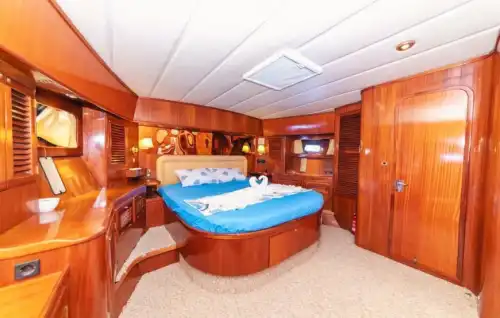 19-метровая роскошная и комфортная моторная яхта в бирюзовых водах Фетхие