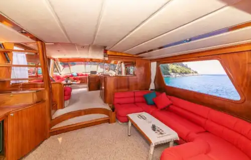 19-метровая роскошная и комфортная моторная яхта в бирюзовых водах Фетхие