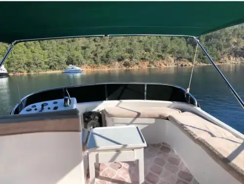 Enjoy a Luxurious Sea Adventure in Göcek with an 8-Person Motor Yacht!
