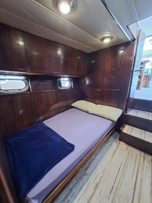 Enjoy a Luxurious Sea Adventure in Göcek with an 8-Person Motor Yacht!