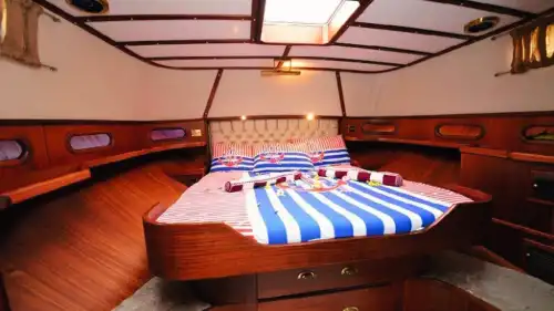 Отправьтесь в плавание по Гёчеку на 3-каютной гулете