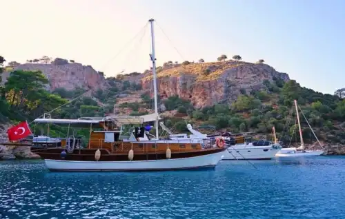 Göcek’te Günlük ve Konaklamalı Gulet Turu – 2 Kabinli Özel Tatil!