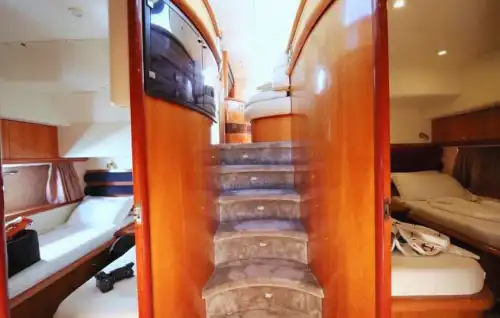 24,5-метровая моторная яхта Sunseeker для ежедневной аренды или размещения в Гёджеке