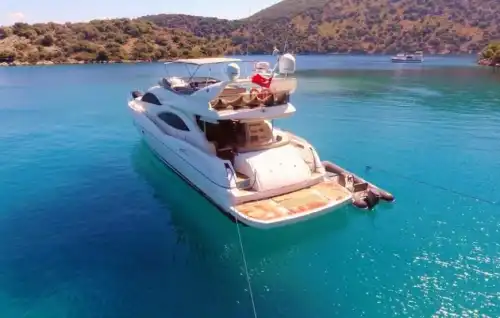 24,5-метровая моторная яхта Sunseeker для ежедневной аренды или размещения в Гёджеке