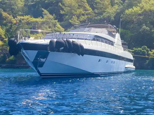 Göcek’te 33 Metrelik Mausto 5 Kabinli 10 Kişiye Kadar Ultra Lüks Yat