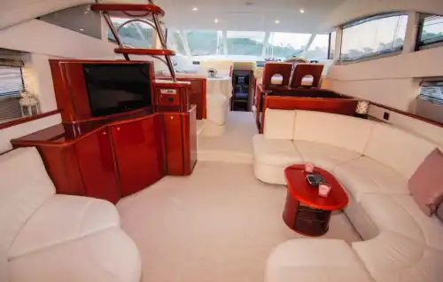 Роскошное размещение на яхте Princess в Гёджеке. Идеальный вариант для купания и туризма.