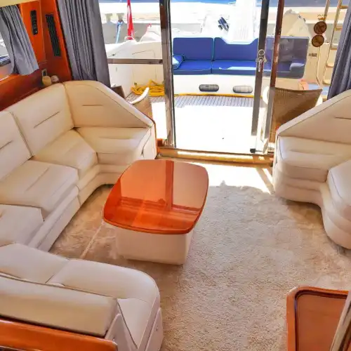 Göcek'te Princess 60 Motoryat Kiralama | 3 Kabin 6 Kişi Konaklamalı