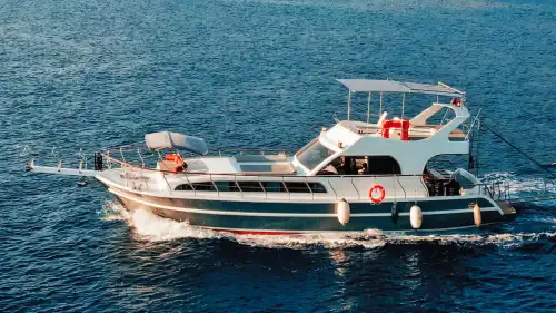 Göcek Tekne Kiralama | 12 Kişi Günübirlik, 6 Kişi Konaklamalı, Klimalı, Yakıt Dahil