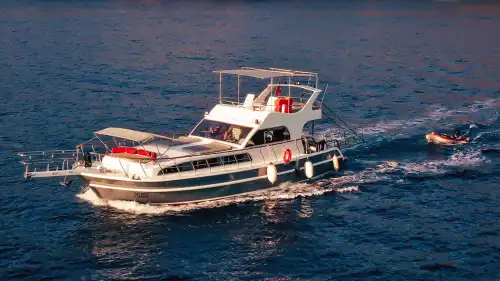 Göcek Tekne Kiralama | 12 Kişi Günübirlik, 6 Kişi Konaklamalı, Klimalı, Yakıt Dahil