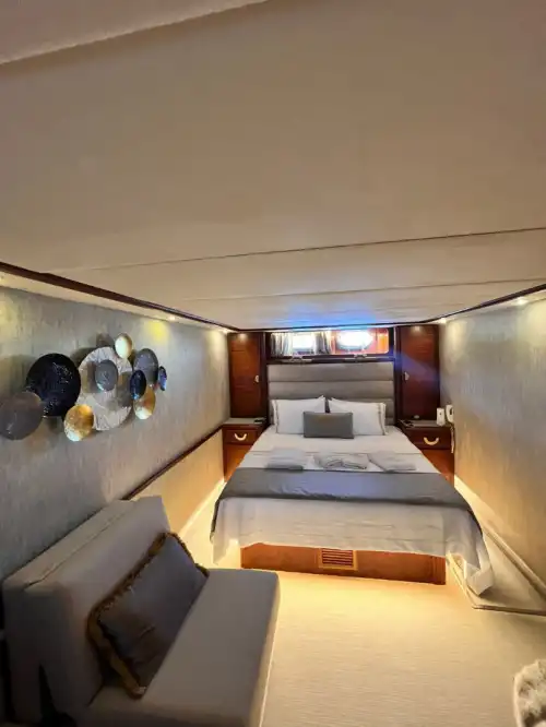 Göcek'te 27 Metrelik Lüks Motor Yat ile Unutulmaz VIP Deniz Tatili