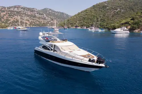 Göcek’te Romantik Bir Deniz Kaçamağı İçin İdeal Yat