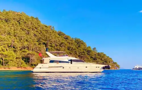 Sail to the Blue Sea of ​​the Aegean with a Luxury Yacht for 8 People with Accommodation