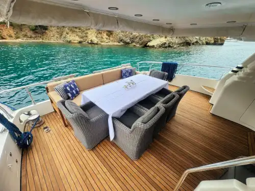 5 Kabinli, 10 Kişilik Motoryat – Aileler ve Arkadaş Grupları İçin Mükemmel Seçim