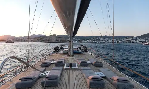 Göcek Lüks Yat Kiralama | 36,3 m, 5 Kabin, 11 Kişi, Merkezi Klima