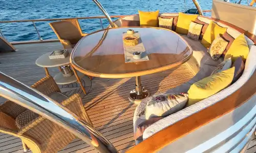 Göcek Lüks Yat Kiralama | 36,3 m, 5 Kabin, 11 Kişi, Merkezi Klima