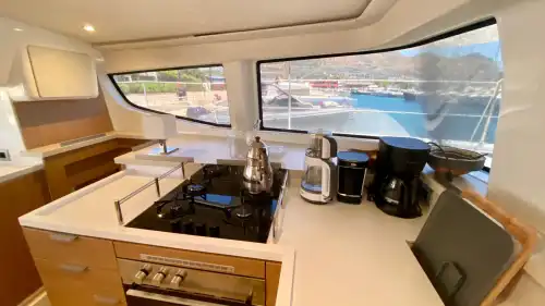 Göcek'te Bali 4.4 Katamaran Kiralama | 2024 Model 4+1 Kabin Kaptansız Charter