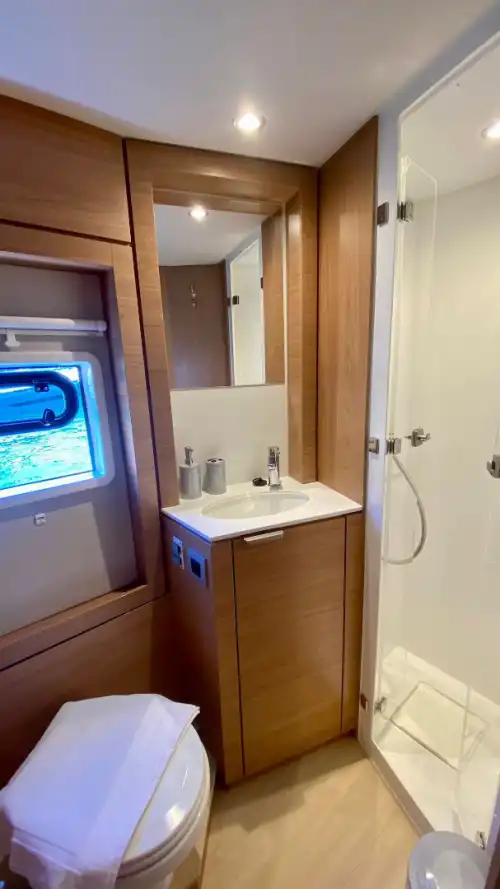 Göcek'te Bali 4.4 Katamaran Kiralama | 2024 Model 4+1 Kabin Kaptansız Charter