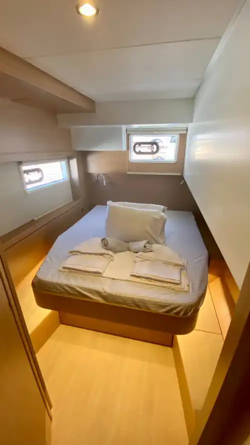 Göcek'te Bali 4.4 Katamaran Kiralama | 2024 Model 4+1 Kabin Kaptansız Charter