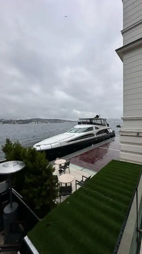 Роскошное морское путешествие на оригинальной 27-метровой моторной яхте с отправлением из Стамбула!