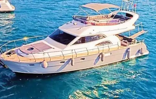 Enjoy the Sea with Professional Service on a 16m Yacht in Istanbul