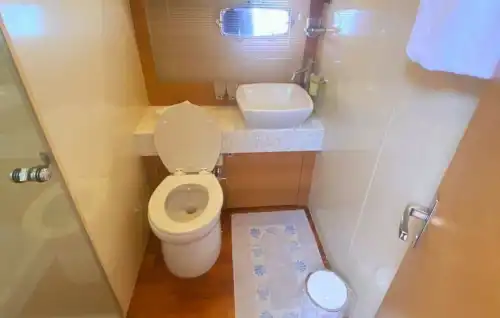 Bebek Çıkışlı 15 Metrelik Azimut Yat ile Boğaz’da Unutulmaz Tur