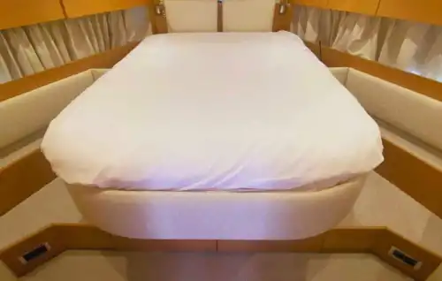 Bebek Çıkışlı 15 Metrelik Azimut Yat ile Boğaz’da Unutulmaz Tur