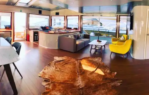 Роскошное морское приключение на комфортном и современном катамаране в Бодруме!