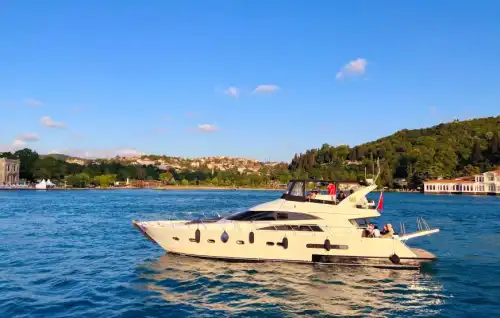 Идеальный выбор для предложений и праздников – вместимость 26 гостей