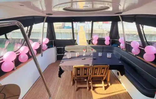 Арендуйте яхту для незабываемого мероприятия с уникальным видом на Стамбул!