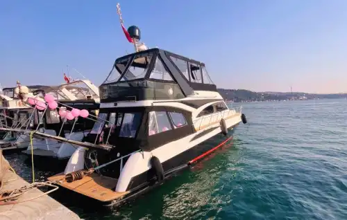 Арендуйте яхту для незабываемого мероприятия с уникальным видом на Стамбул!