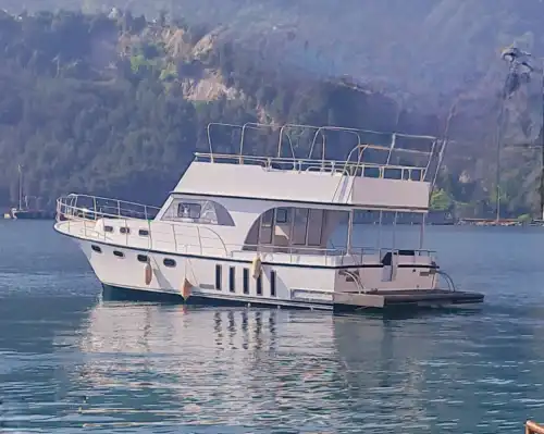 Исследуйте Босфор на частной яхте из Бююкчекмедже